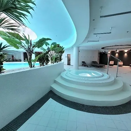 Gc Sun Club Spa & Pool & Jacussi & Sauna شقة *